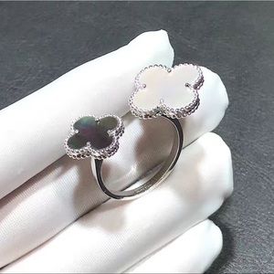 Clover ring